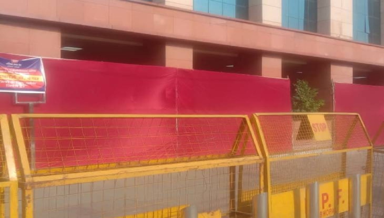 Bhopal : कोरोना मरीजों को ट्रेन में मिलेगी जगह, 22 डिब्बो की बनाई गई आइसोलेशन ट्रेन Bhopal : कोरोना मरीजों को ट्रेन में मिलेगी जगह, 22 डिब्बो की बनाई गई आइसोलेशन ट्रेन